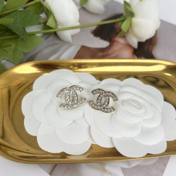 Chanel earrings✅✅✅ - Picture 4 of 7